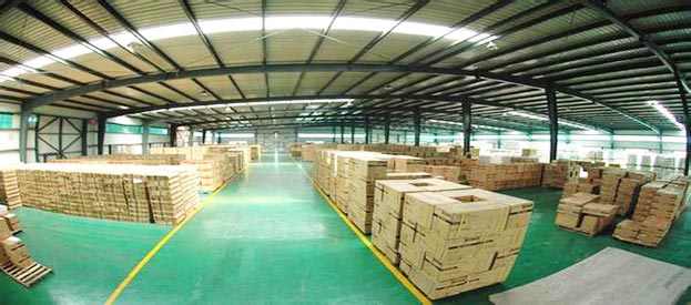 超市高清監控，記錄小偷作案過程