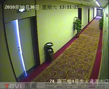D1效果-某酒店客房走廊通道視頻監(jiān)控錄像演示